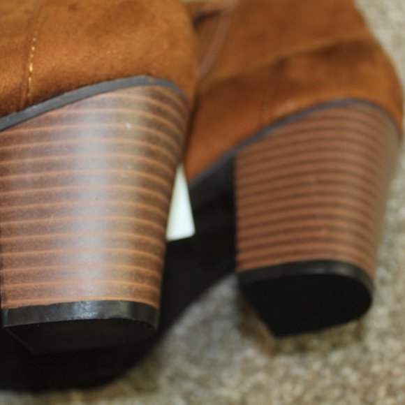 Rue 21 Rainy12 Faux Suede Tan Ankle Booties Boots Womens Size 8 NWT w/ FLAWS - Picture 10 of 10